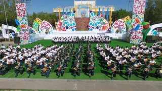 Капитал - Тысяча домбристов исполнила кюй