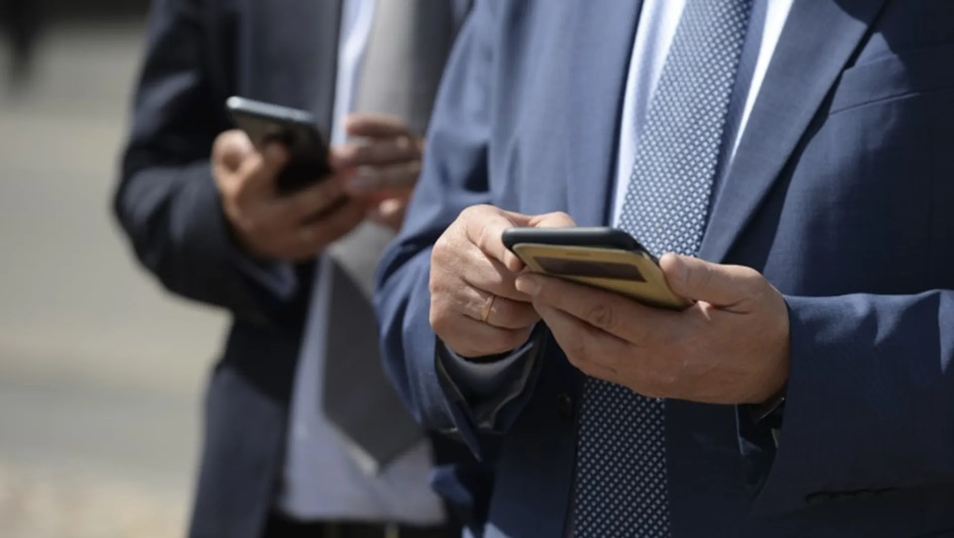 Капитал - Президент: Надо научить казахстанцев пользоваться смартфонами как следует