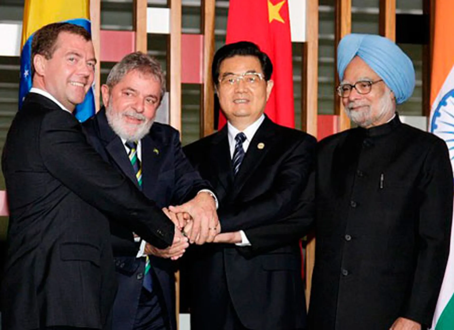 Капитал - В странах БРИК начался спад экономики