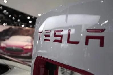 Отзыв автомобилей не обрушил акции Tesla