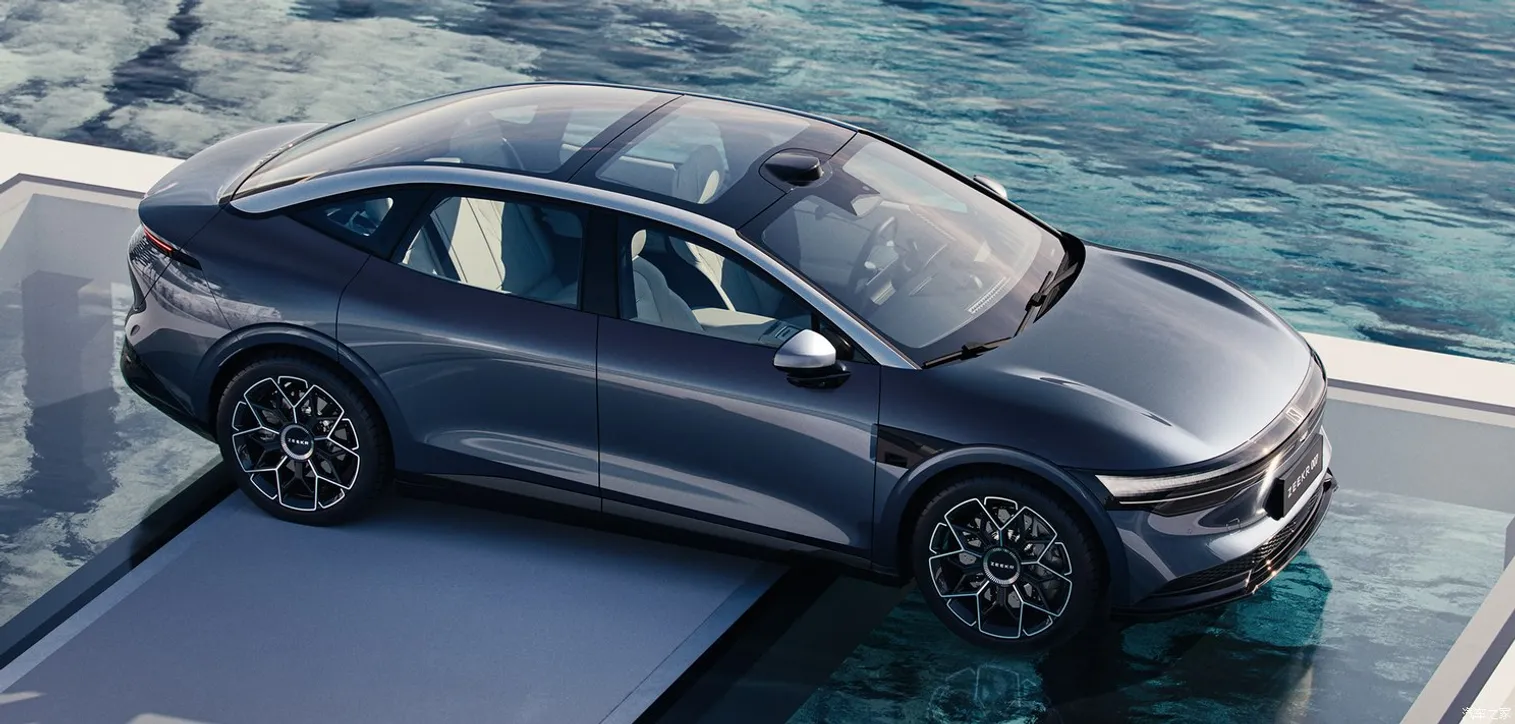 Первый седан Zeekr и новый Superb - фото kapital.kz