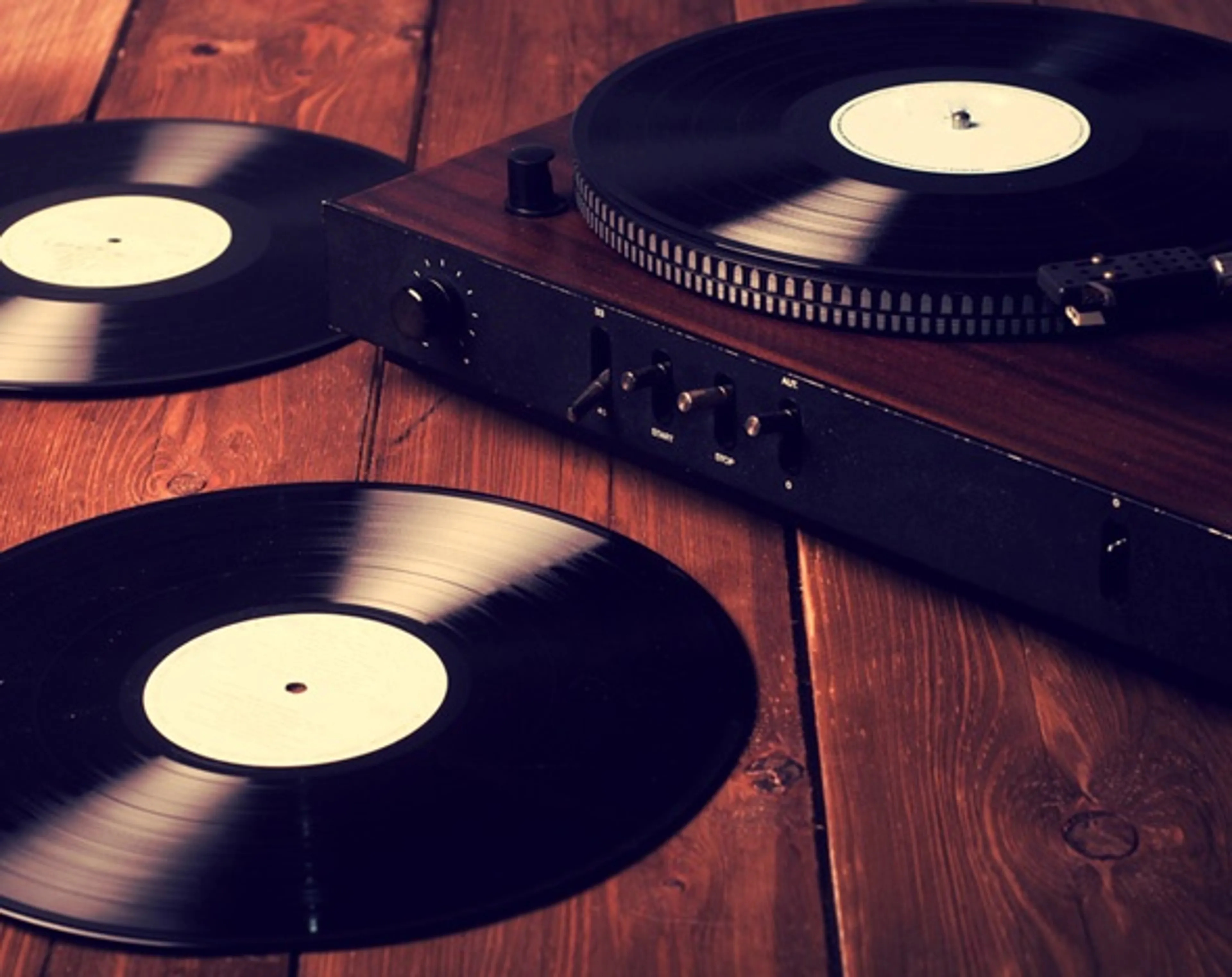 Капитал - Виниловые пластинки стали приносить деньги владельцам