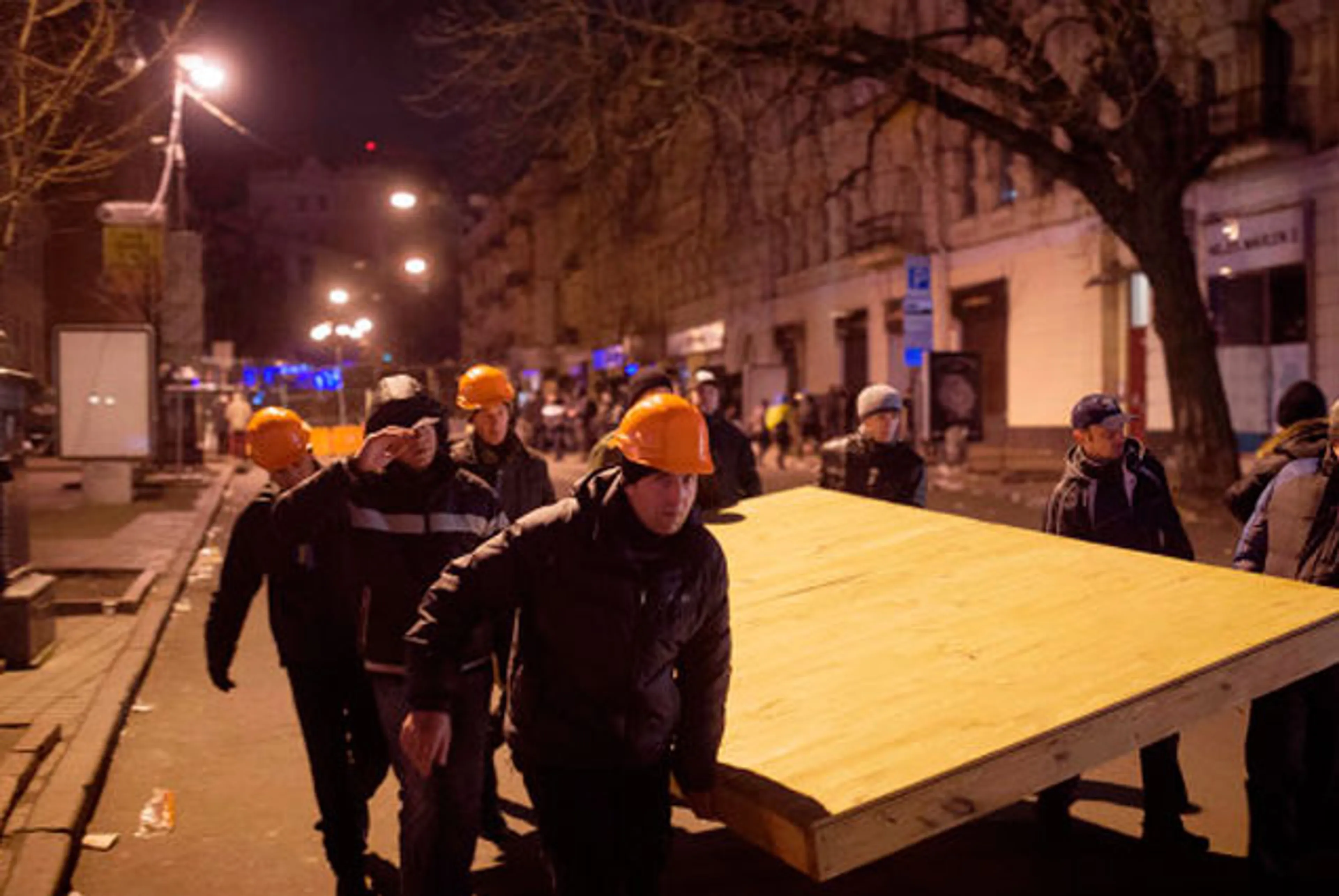 Капитал - Баррикады митингующих украинцев снесли