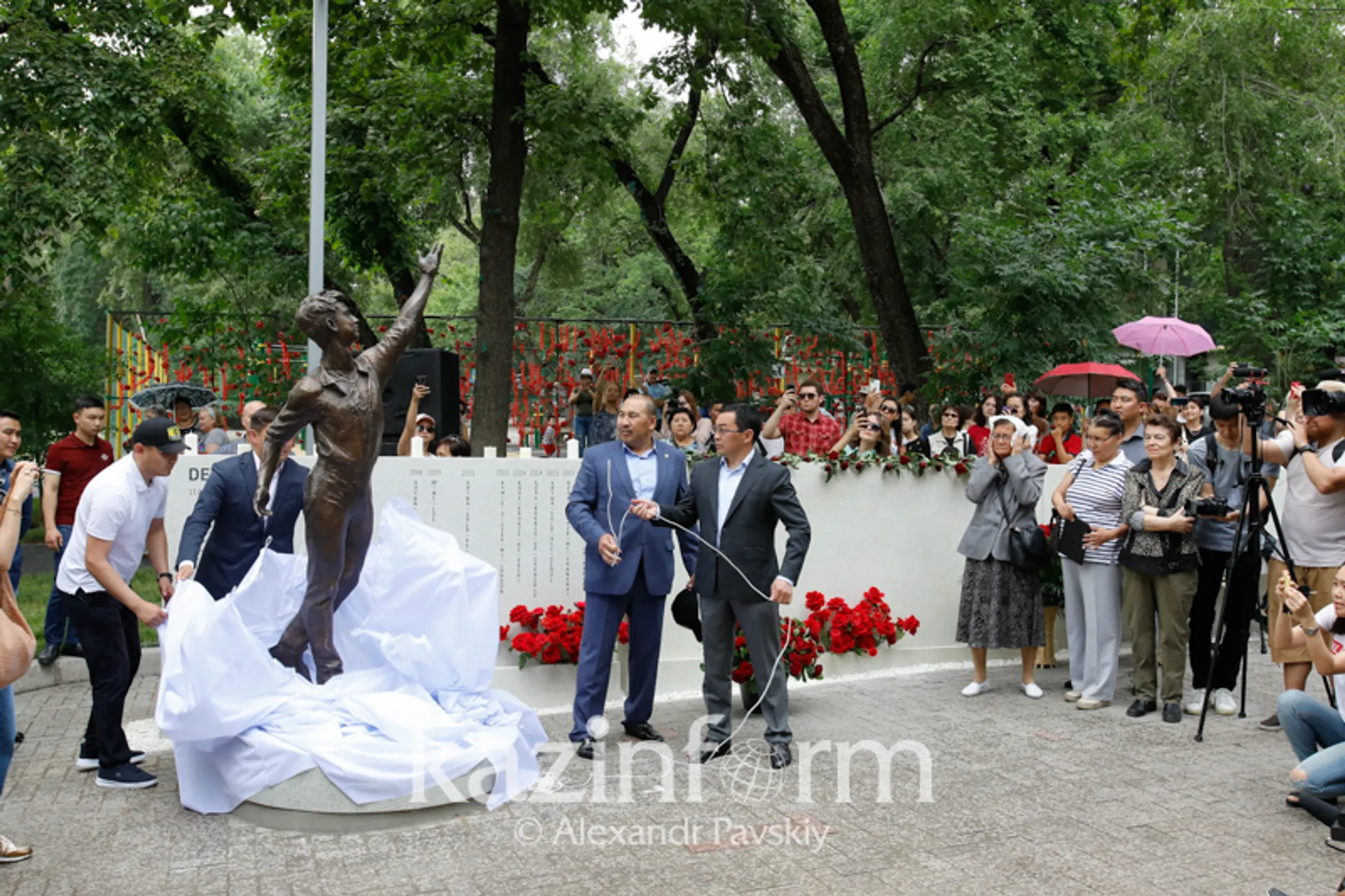 Капитал - Мемориал Денису Тену открыли в Алматы