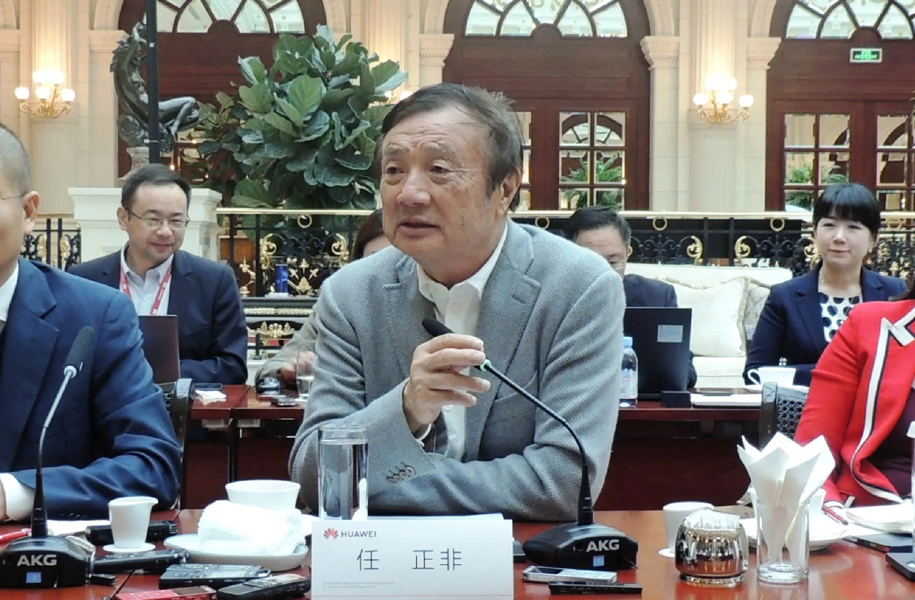 Капитал - Основатель Huawei назвал столкновение с США «неизбежным»