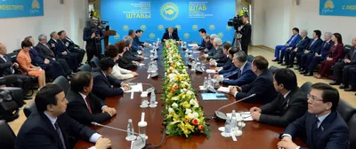 Нурсултан Назарбаев посетил предвыборный штаб