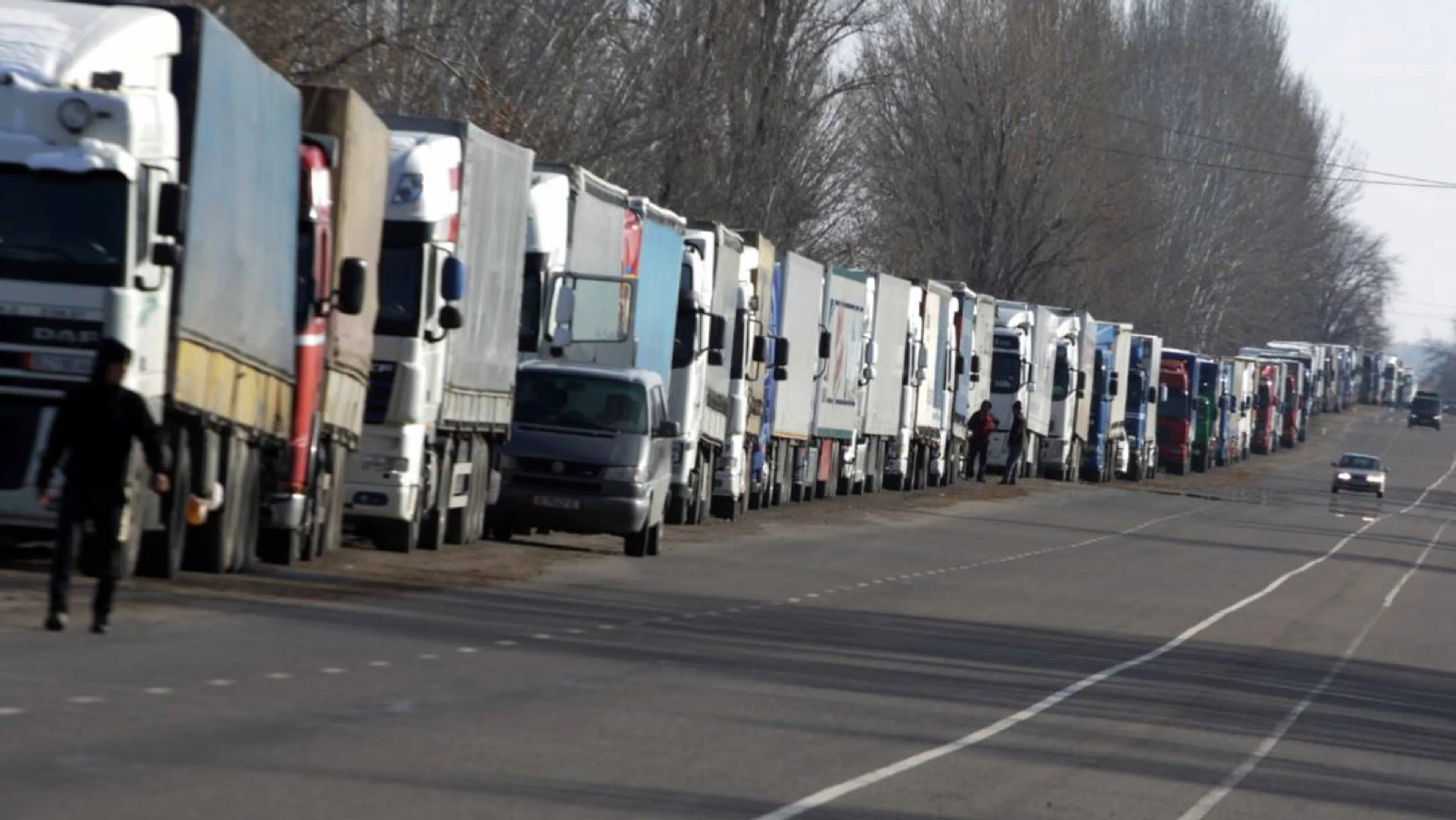 Капитал - На границе Казахстана и Кыргызстана стоят 140 фур