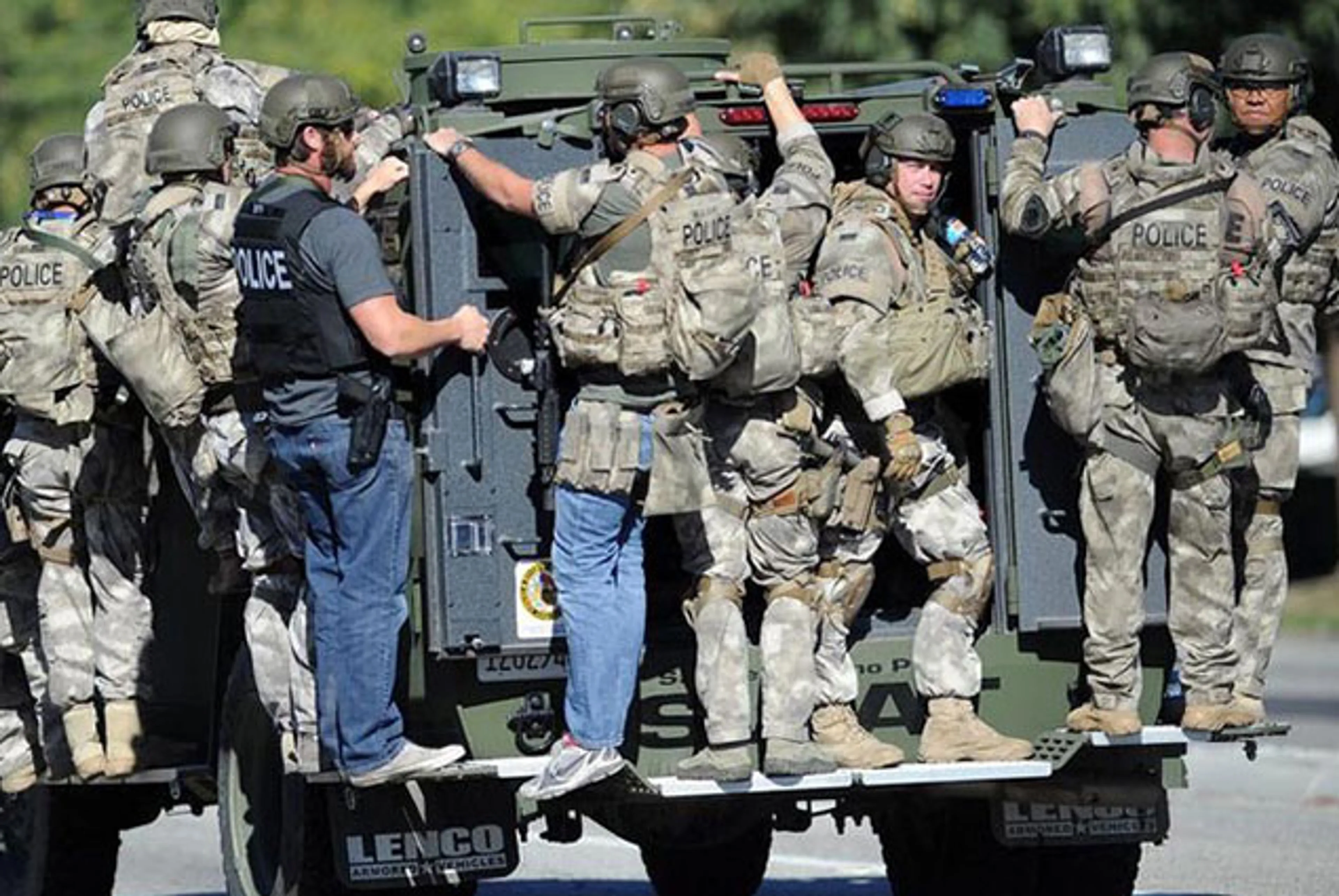 Капитал - В Калифорнии во время перестрелки погибли 14 человек