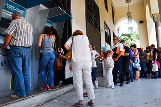 Капитал - После трех недель каникул открылись греческие банки