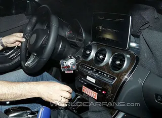 Капитал - Mercedes с большим экраном