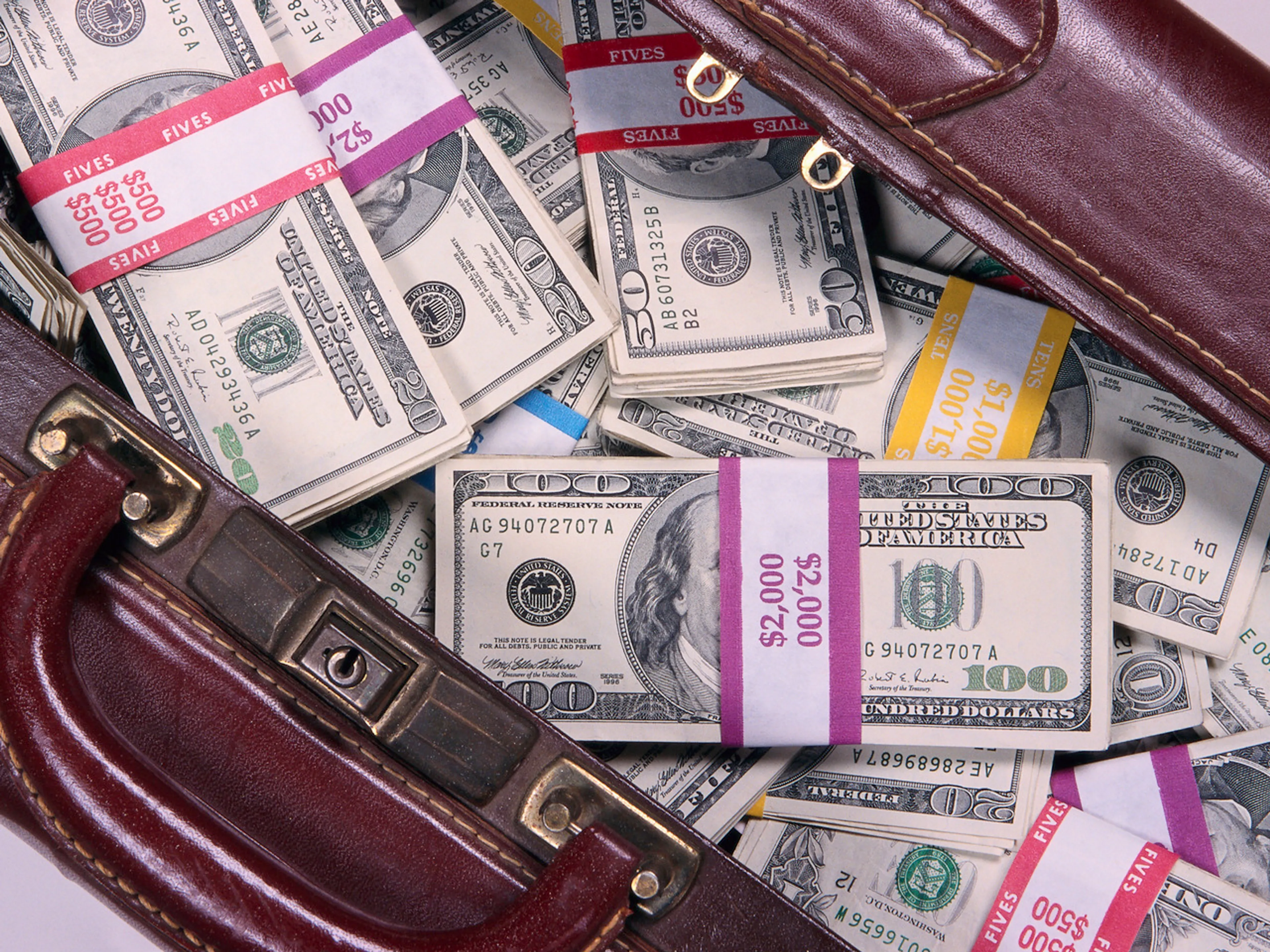 Капитал - В Алматы аферисты сняли со счета клиента банка $1 млн