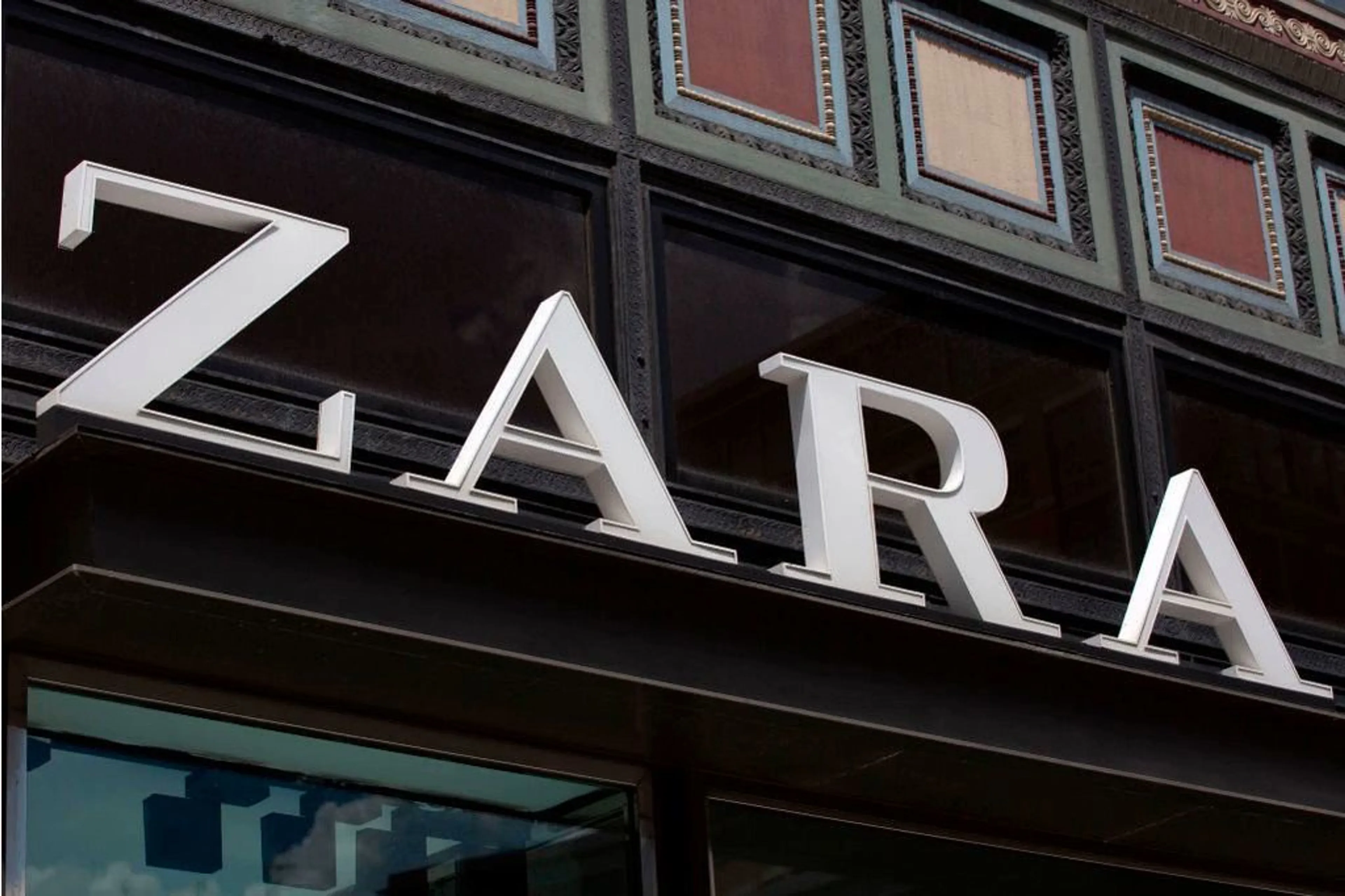 Капитал - Inditex закрывает магазины в России