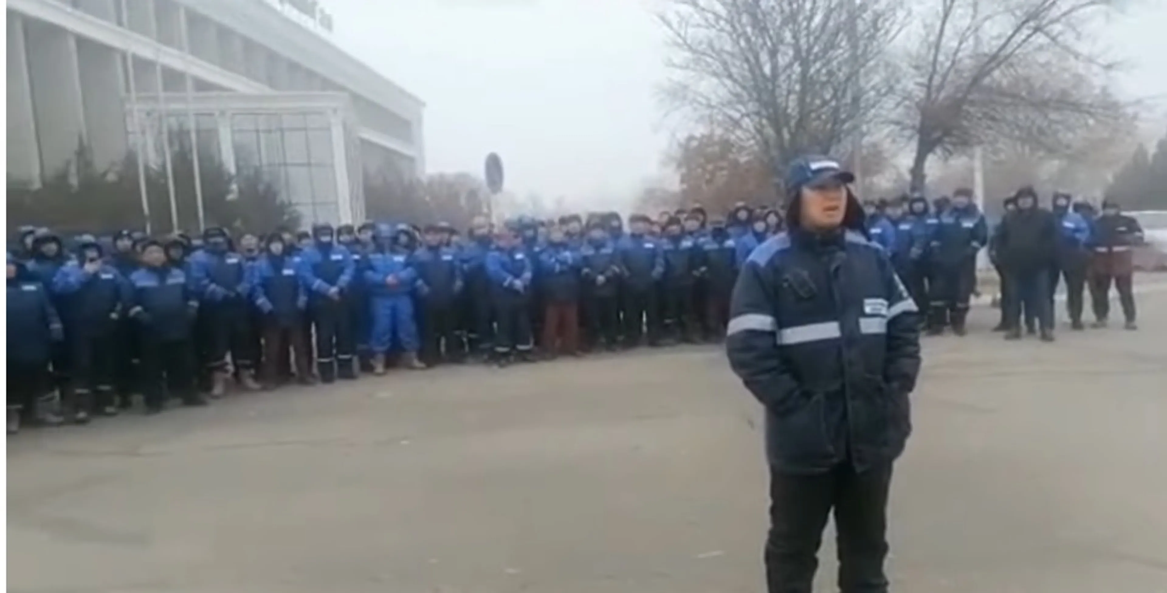 Капитал - В Жанаозене свыше сотни рабочих одной из компаний требуют обеспечить трудоустройство