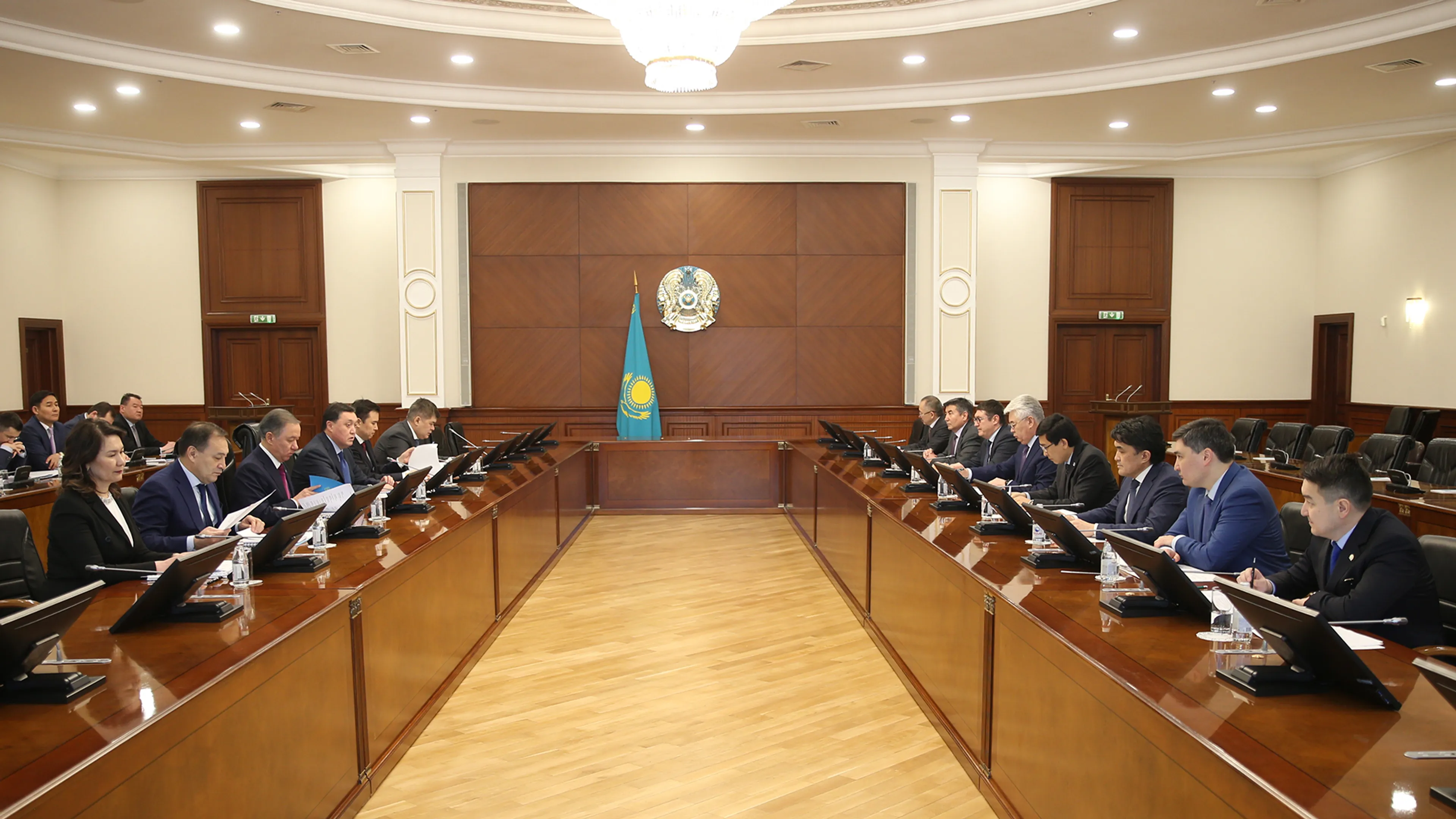 Капитал - Аскар Мамин провел заседание Нацкомиссии по модернизации