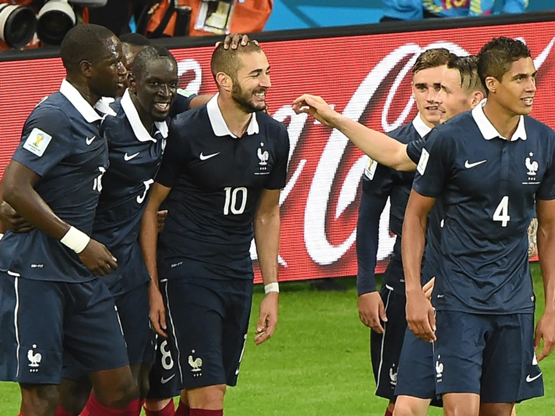 Капитал - Франция одержала крупную победу над Гондурасом