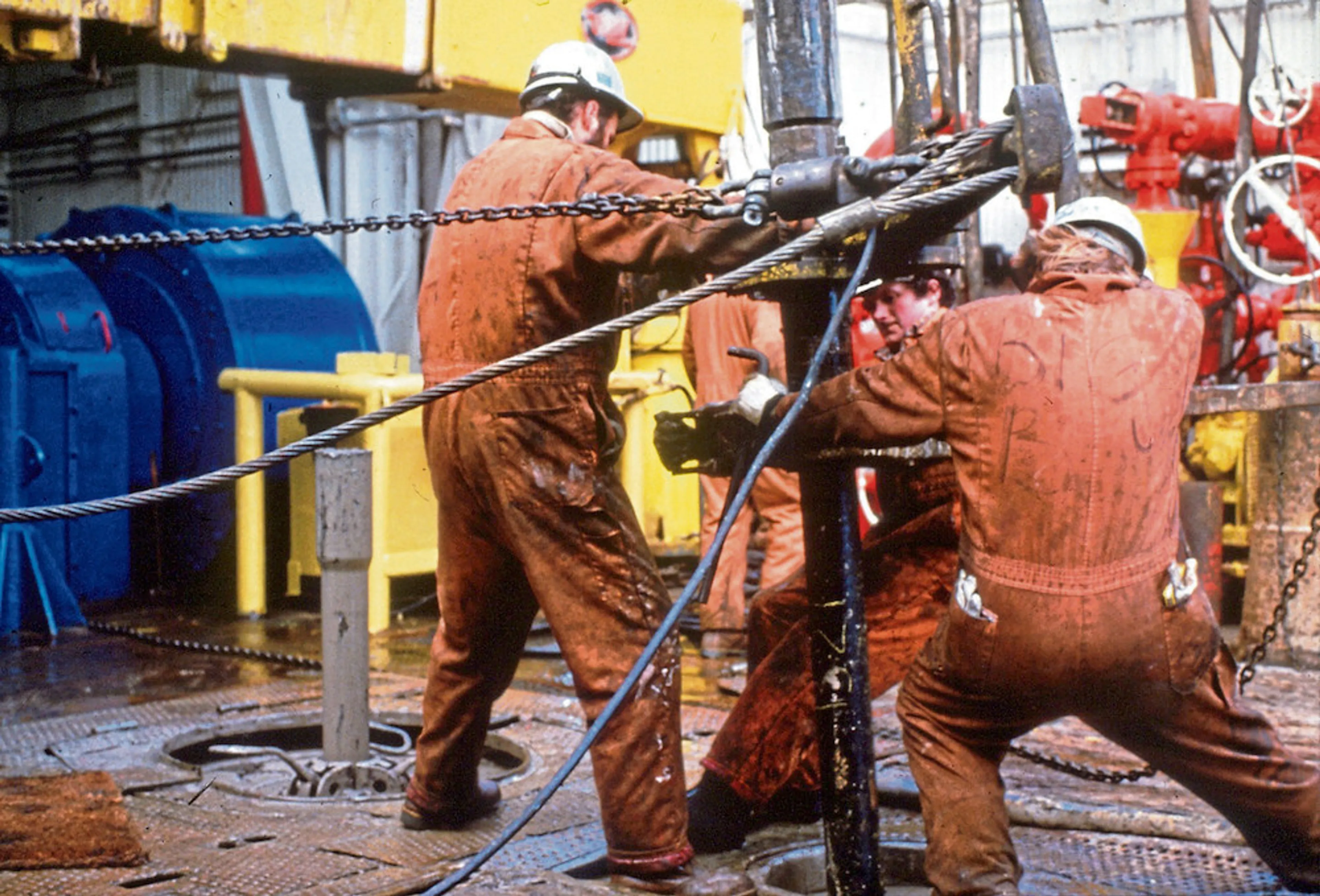 Капитал - МВФ: нефть будет дешеветь 5 лет подряд