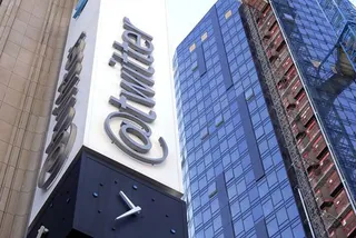 Капитал - Twitter подал в суд на правительство США