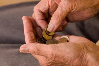 Капитал - Для некоторых категорий граждан урежут пенсии и пособия