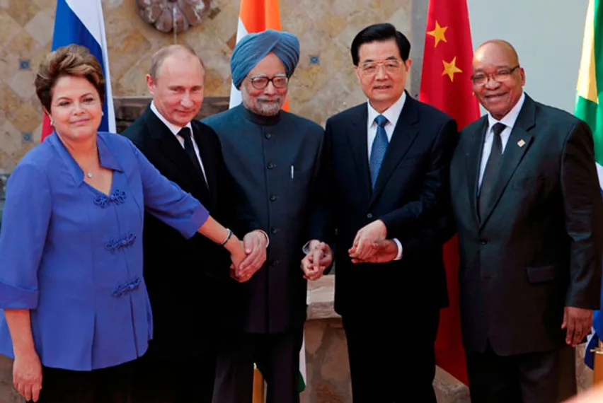 Капитал - Россия внесет в капитал банка БРИКС $2 млрд