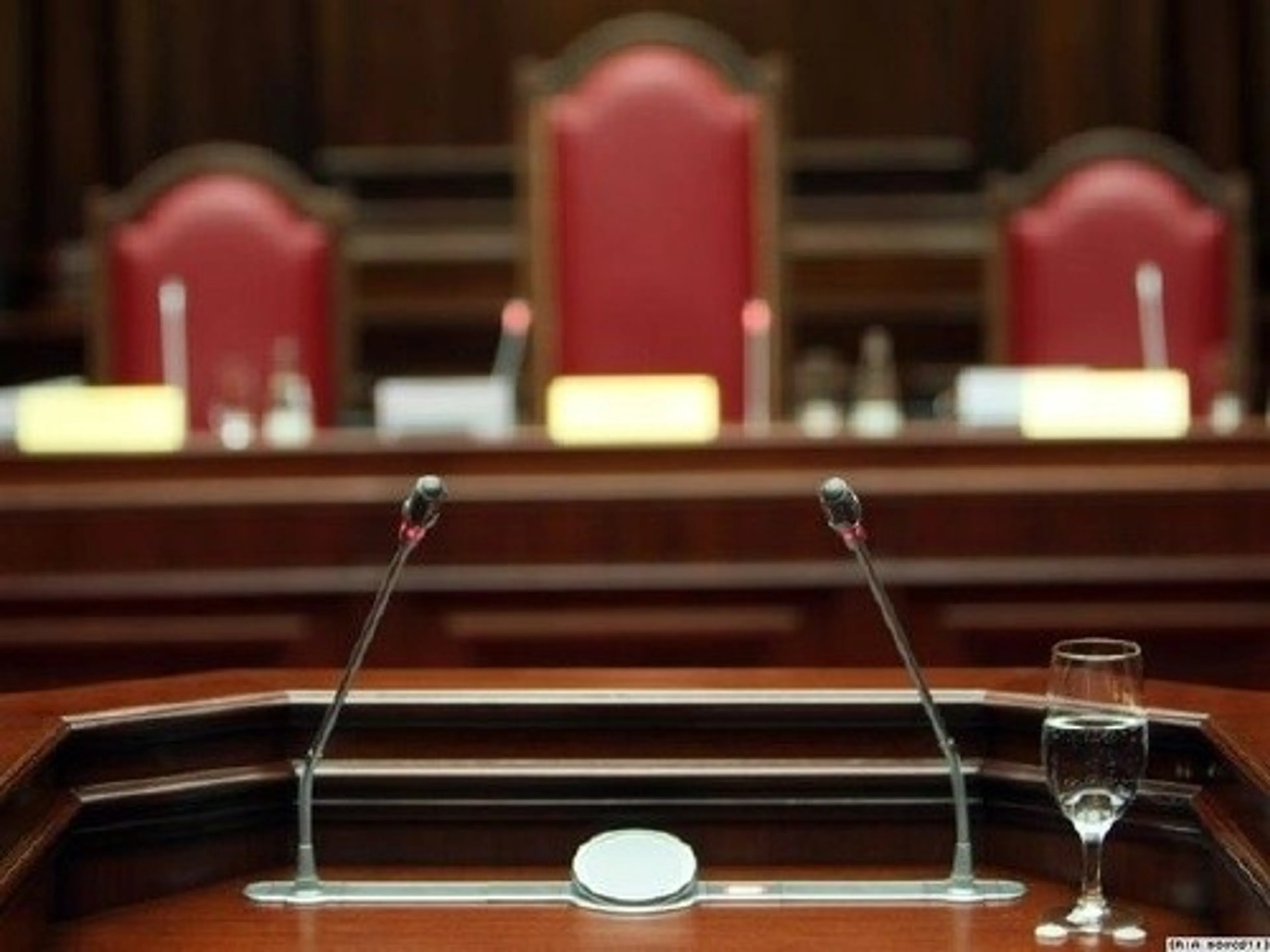 Капитал - Демократическая партия США подала иск к России, штабу Трампа и WikiLeaks