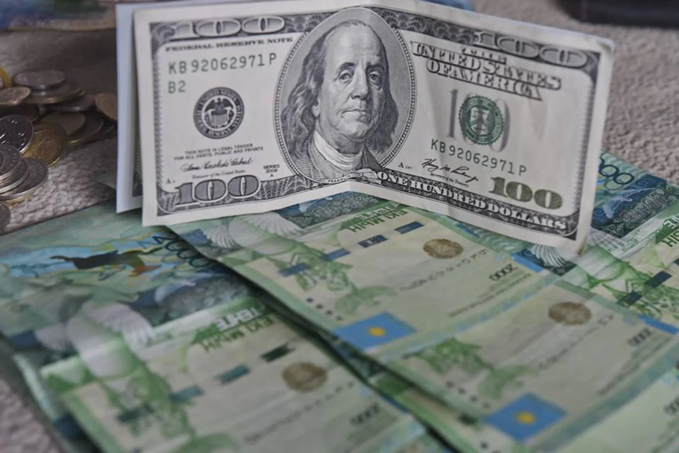 Доллар вернулся к уровню в 337 тенге - Image Kapital.kz