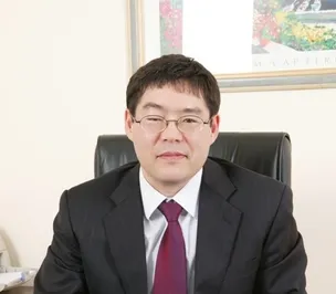 Аскар Смагулов покинул правление Народного банка