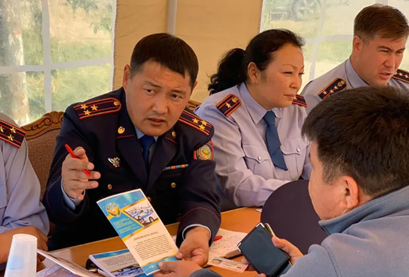 Капитал - В Алматинской области проходит акция «Приемная на дороге»