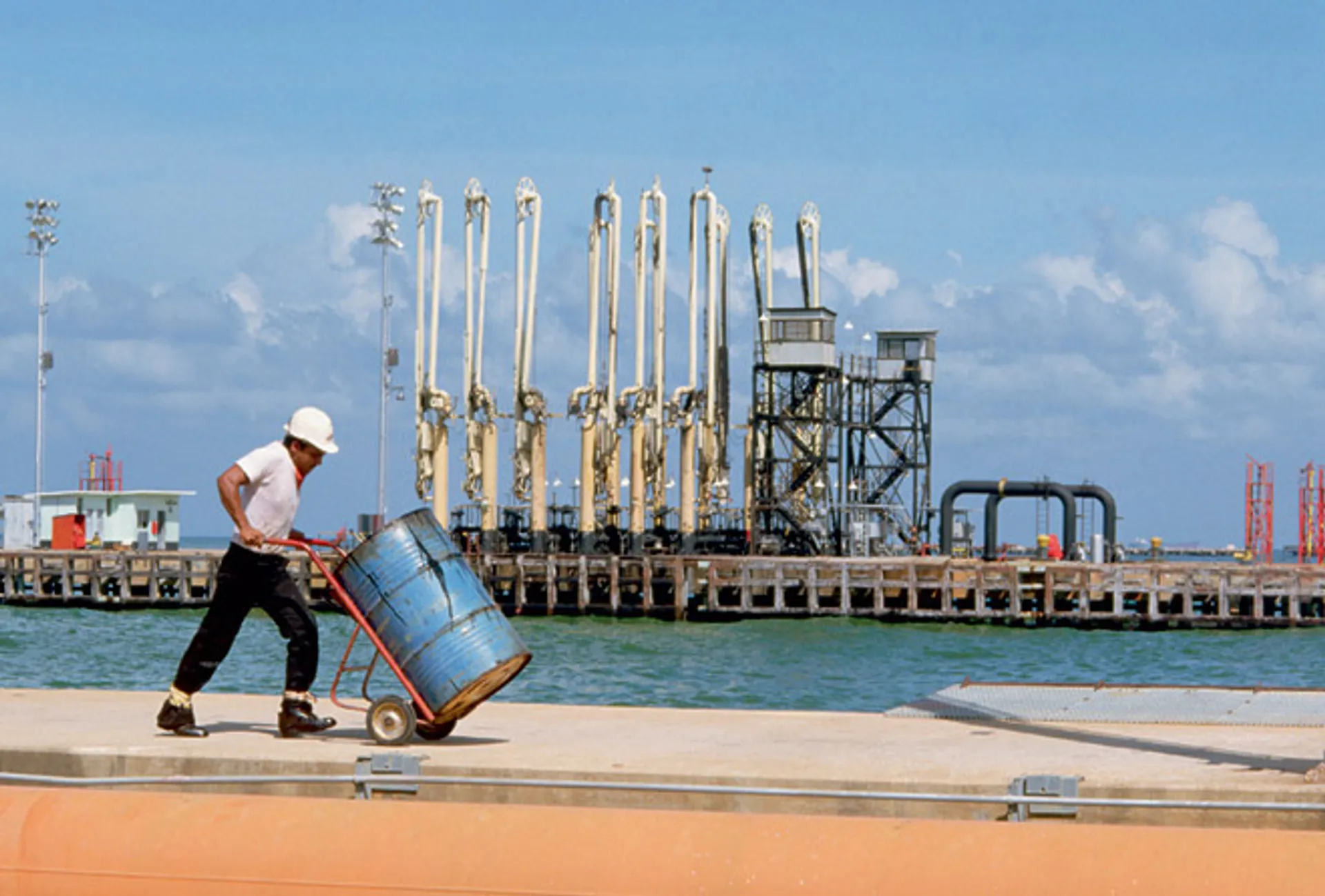 Капитал - Цена нефти Brent к 2021 году не превысит $51