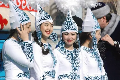Казахстанцы празднуют Наурыз