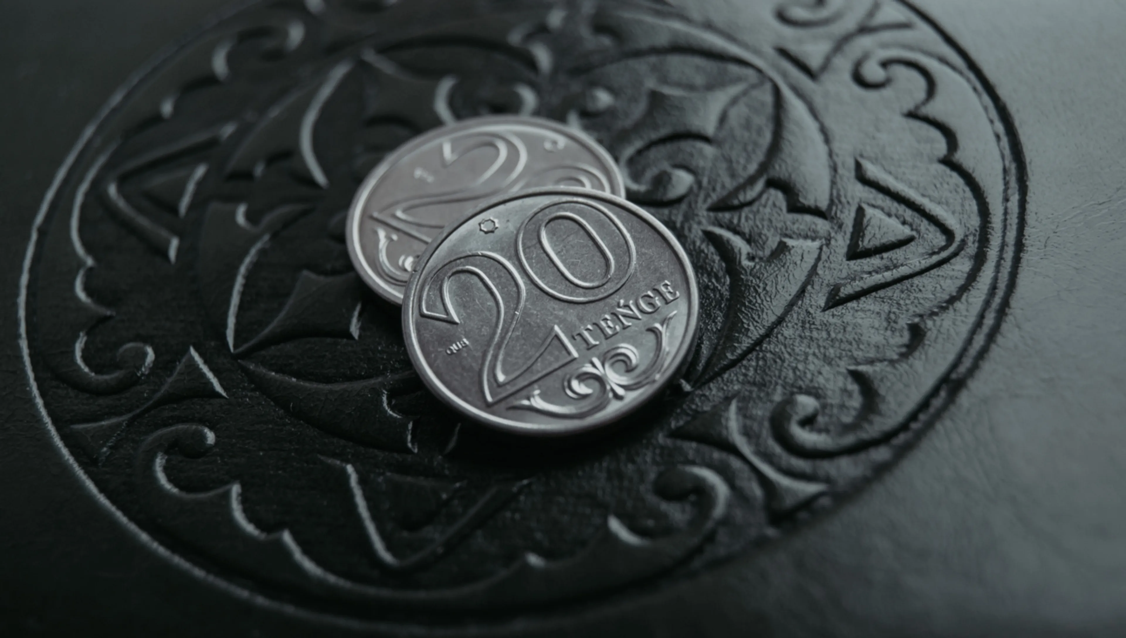 Капитал - Тенге дорожает вместе с нефтью