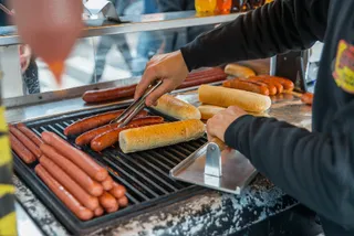 Капитал - В Атырау запустили проект «100 торговых мест для уличной торговли»