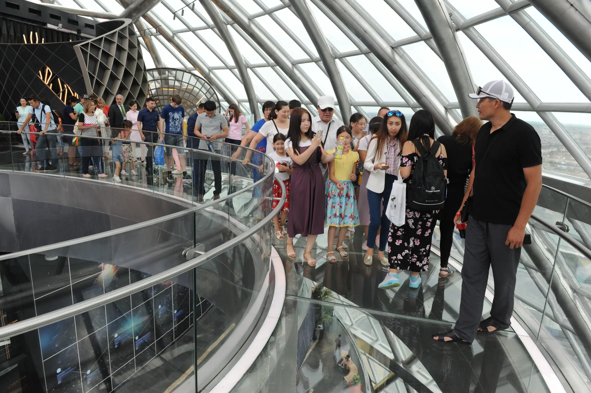 Капитал - За неделю ЭКСПО-2017 посетили свыше 345 тысяч человек