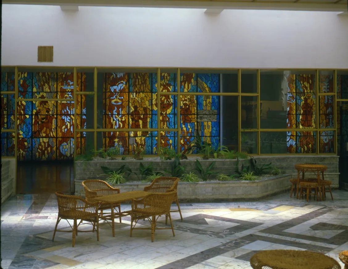 Витражи, автор Владимир Твердохлебов, фото: сайт Союза архитекторов РК<br>