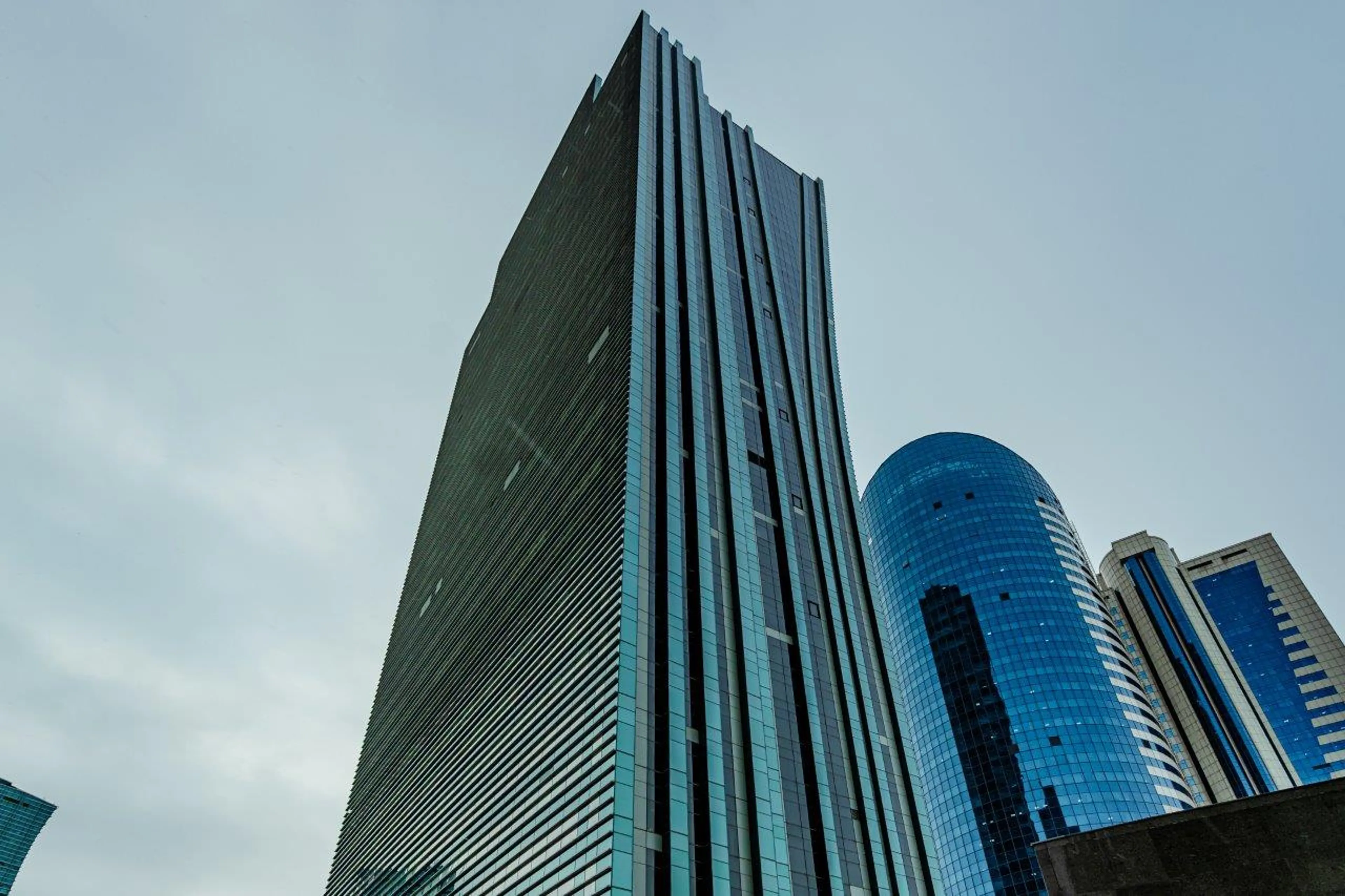 Капитал - КазМунайГаз сократит штат центрального аппарата на 34%