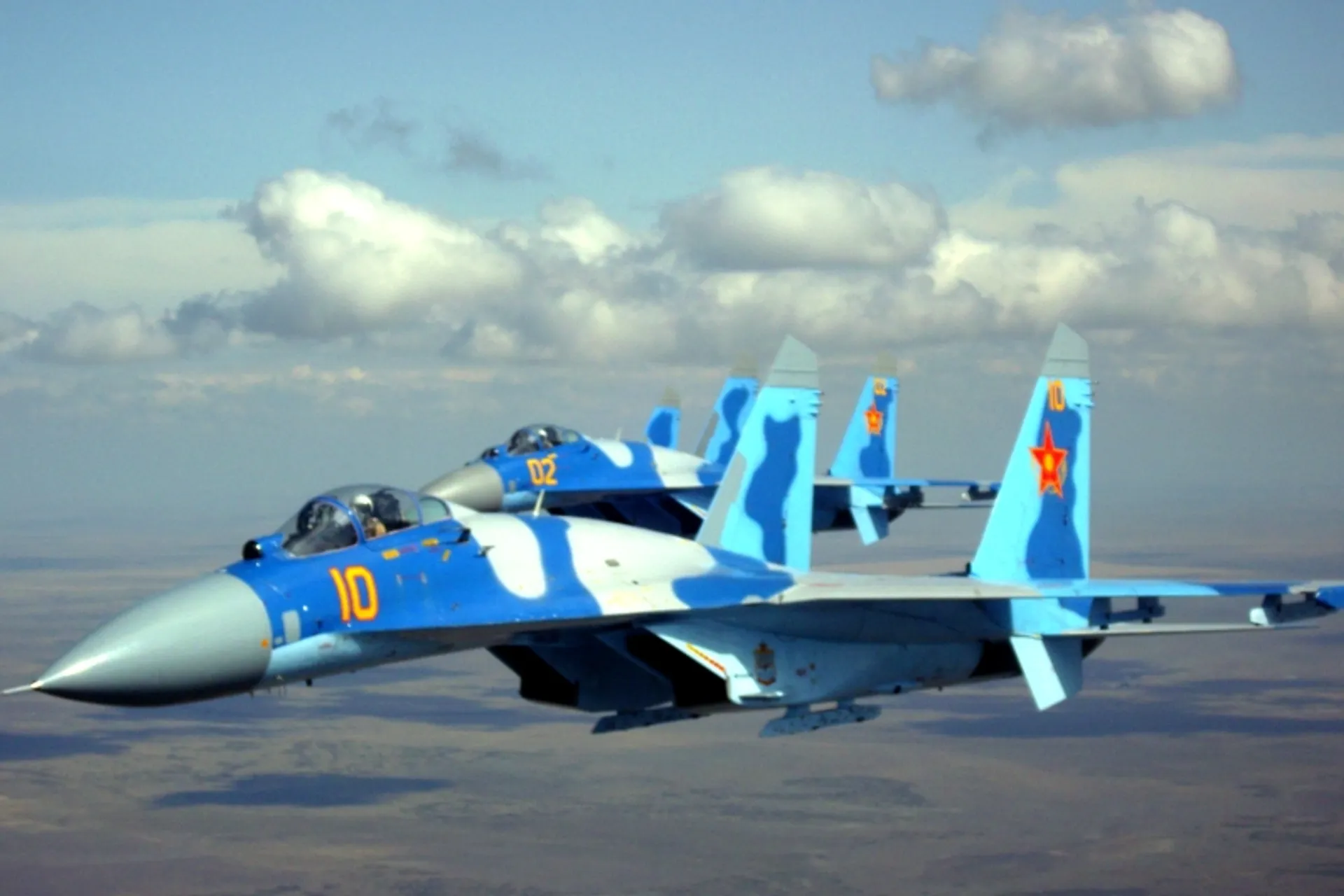 Капитал - Авиация провела полеты в сложных условиях