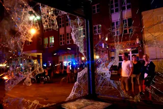 Капитал - В Нью-Йорке подростки разгромили торговый центр