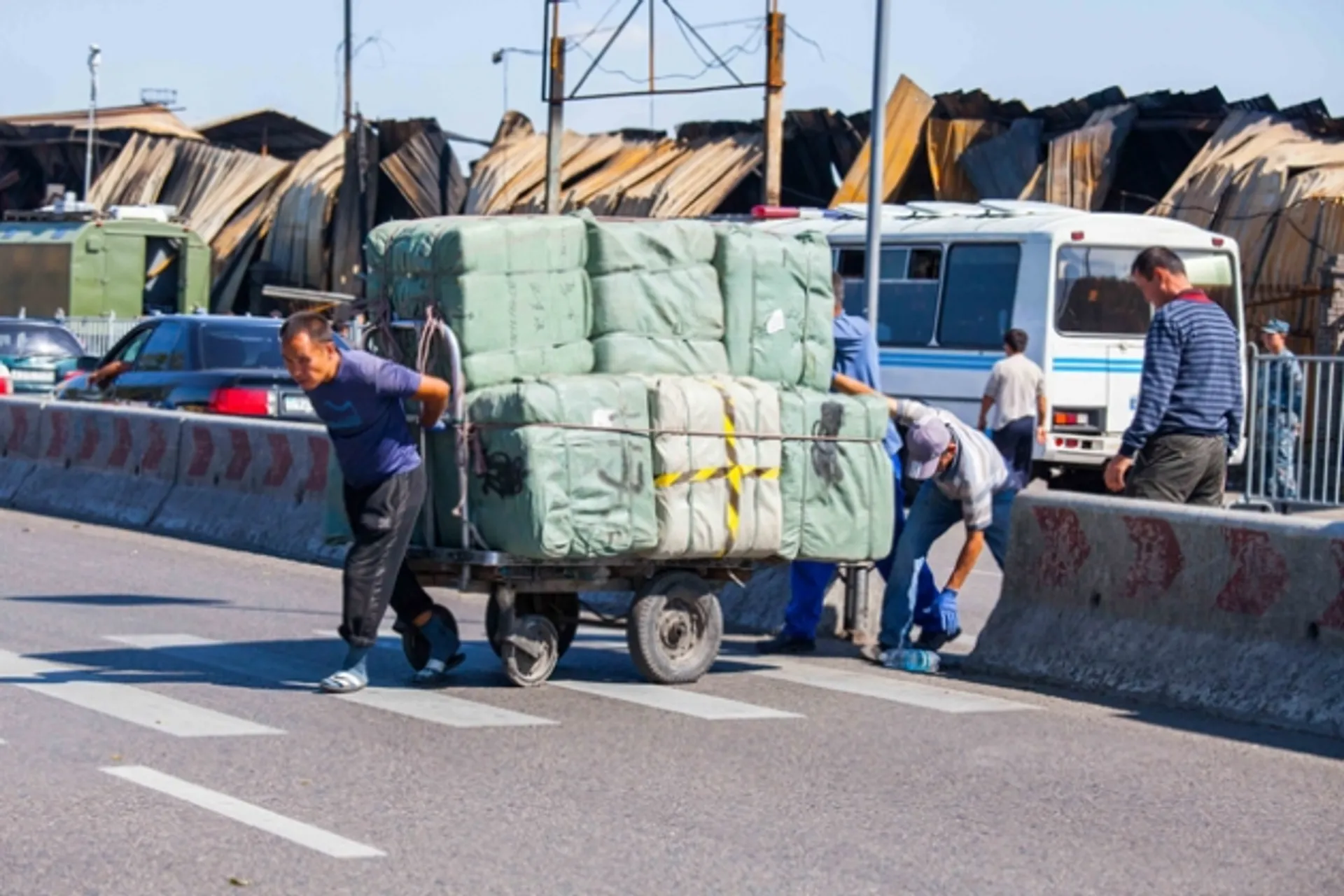 Капитал - Акимат Алматы наведет порядок на барахолке