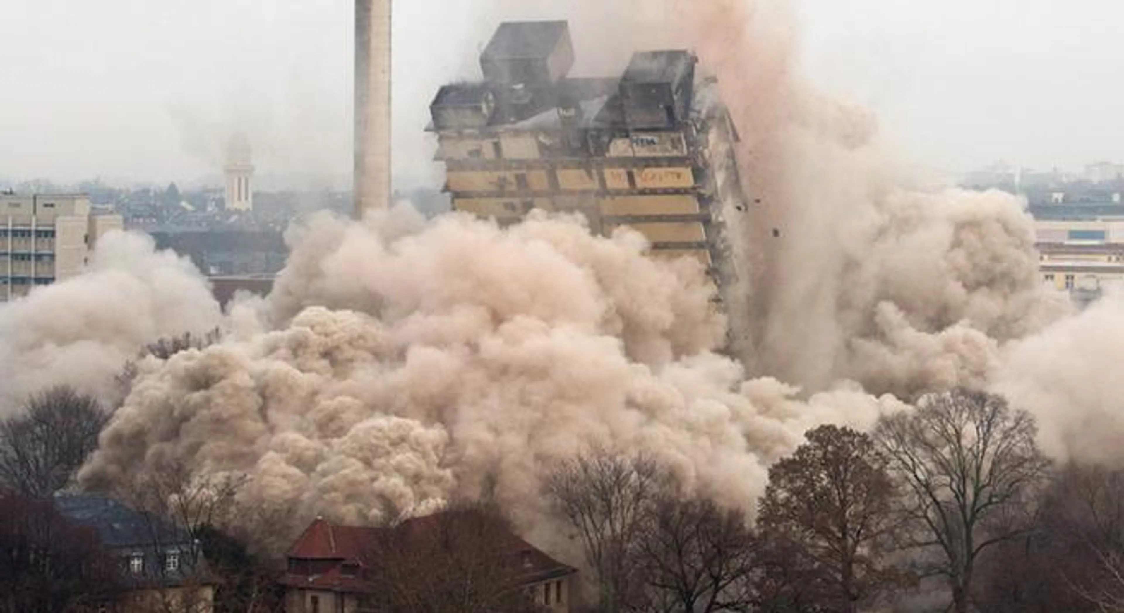 Капитал - В Германии взорван небоскреб