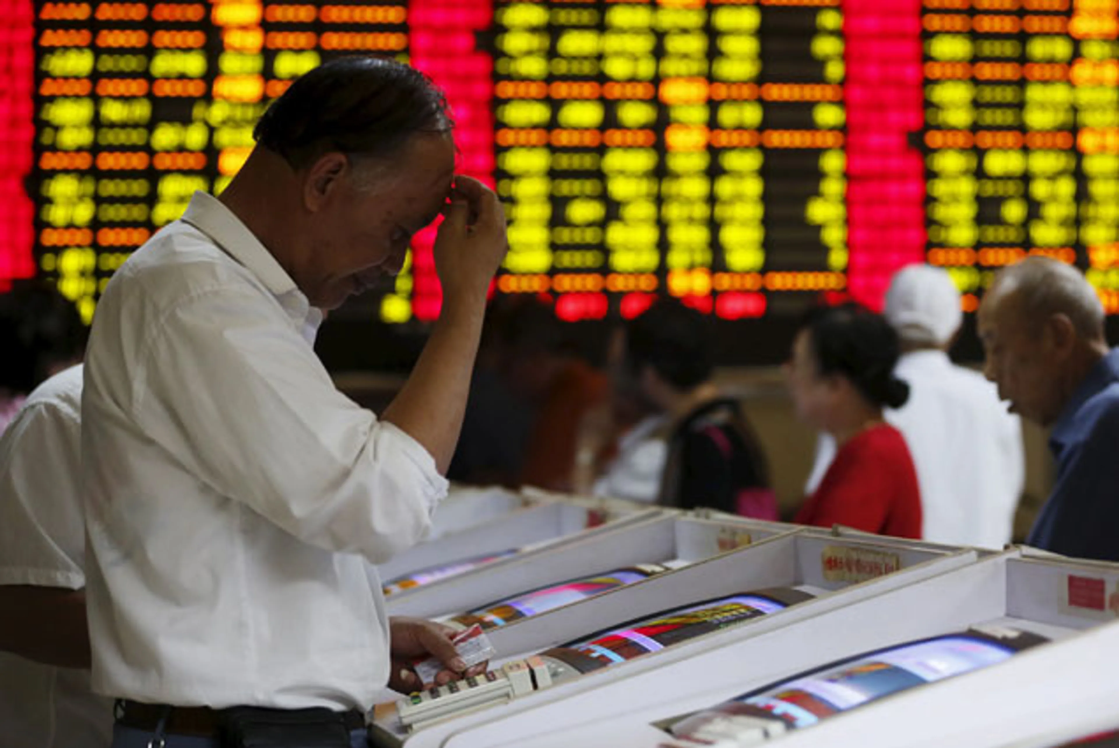 Капитал - Фондовый рынок Китая обвалился до минимума за 13 месяцев