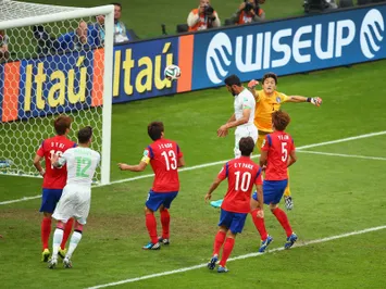 Алжир сохранил интригу в группе H