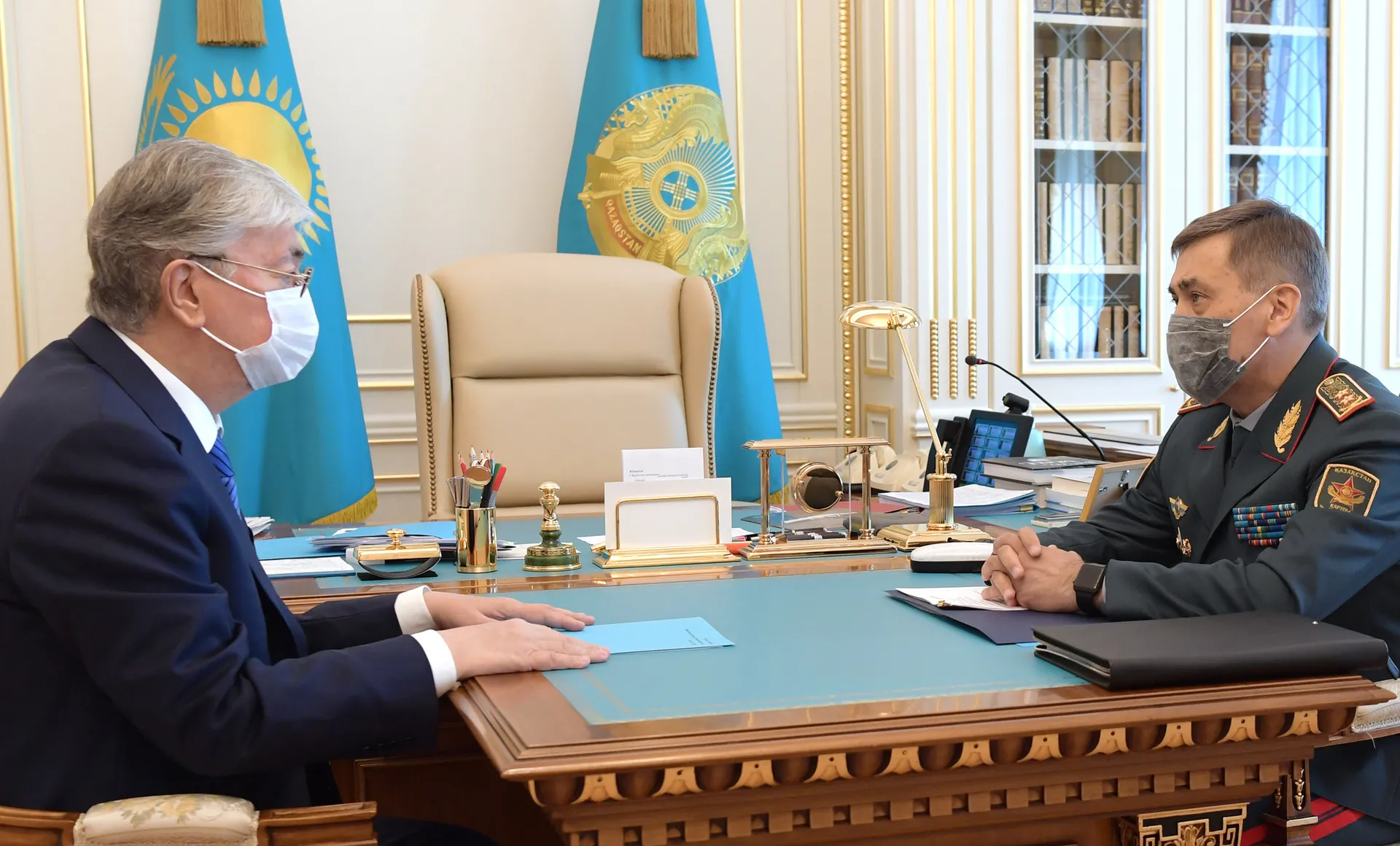 Капитал - Президент заслушал отчет министра обороны