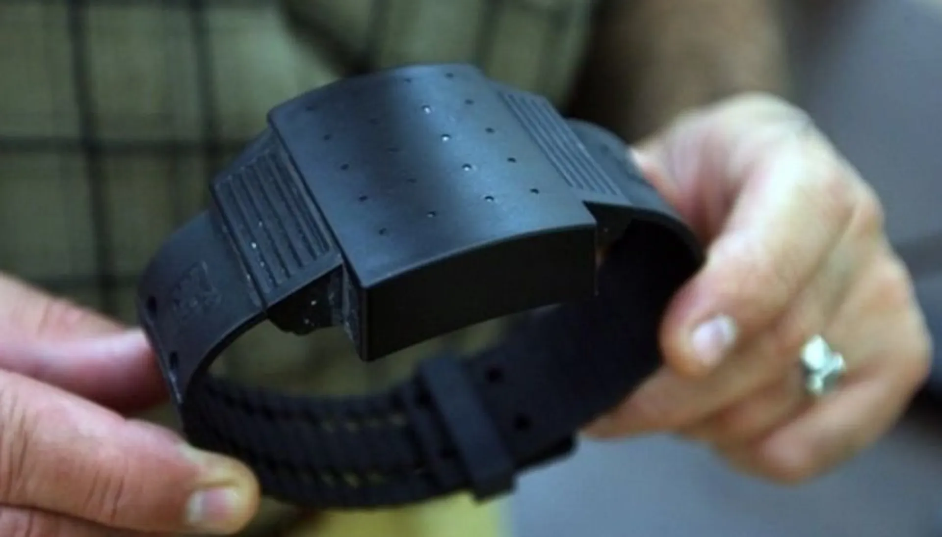 Капитал - В МВД РК определились, у кого будут покупать электронные браслеты для осужденных