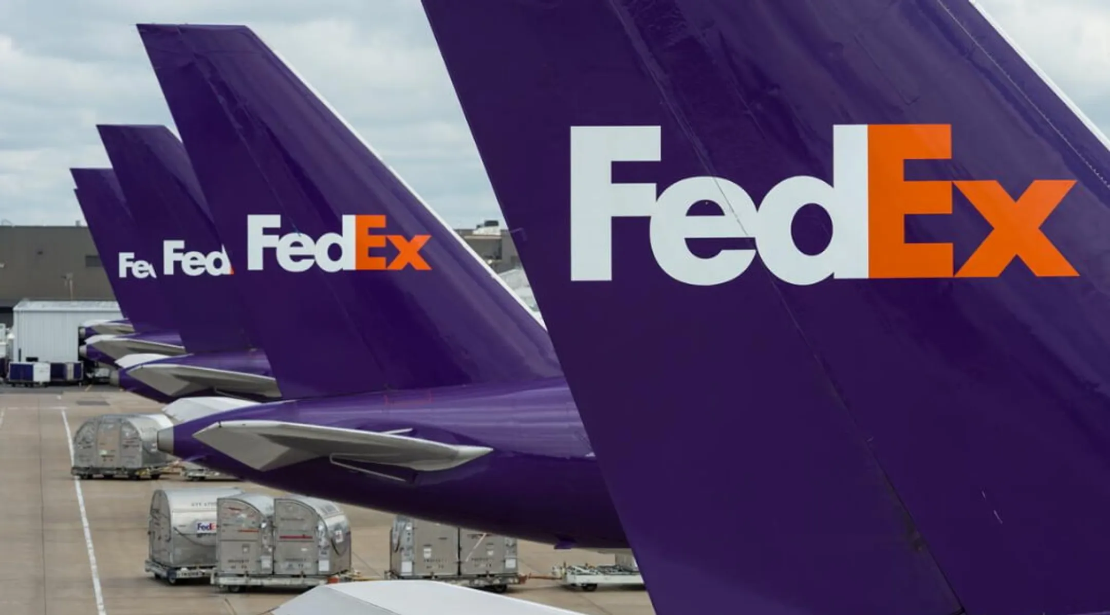 Как FedEx стала первой быстрой службой авиадоставки США - Image Kapital.kz