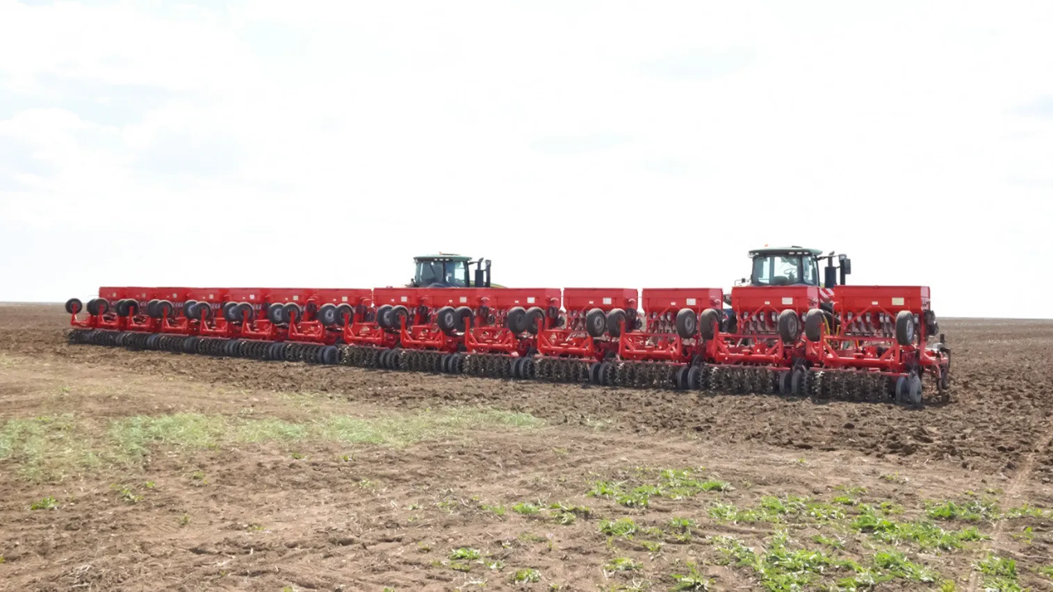 В Актюбинской области фермерам, купившим дождевальные машины, реструктуризируют кредиты - фото kapital.kz
