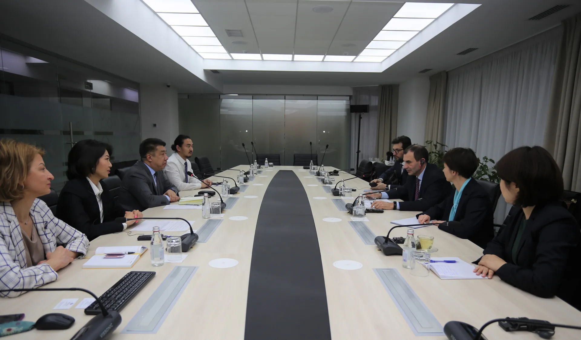 Капитал - Вице-президент ЕБРР Алан Пию встретился с руководством МФО KMF