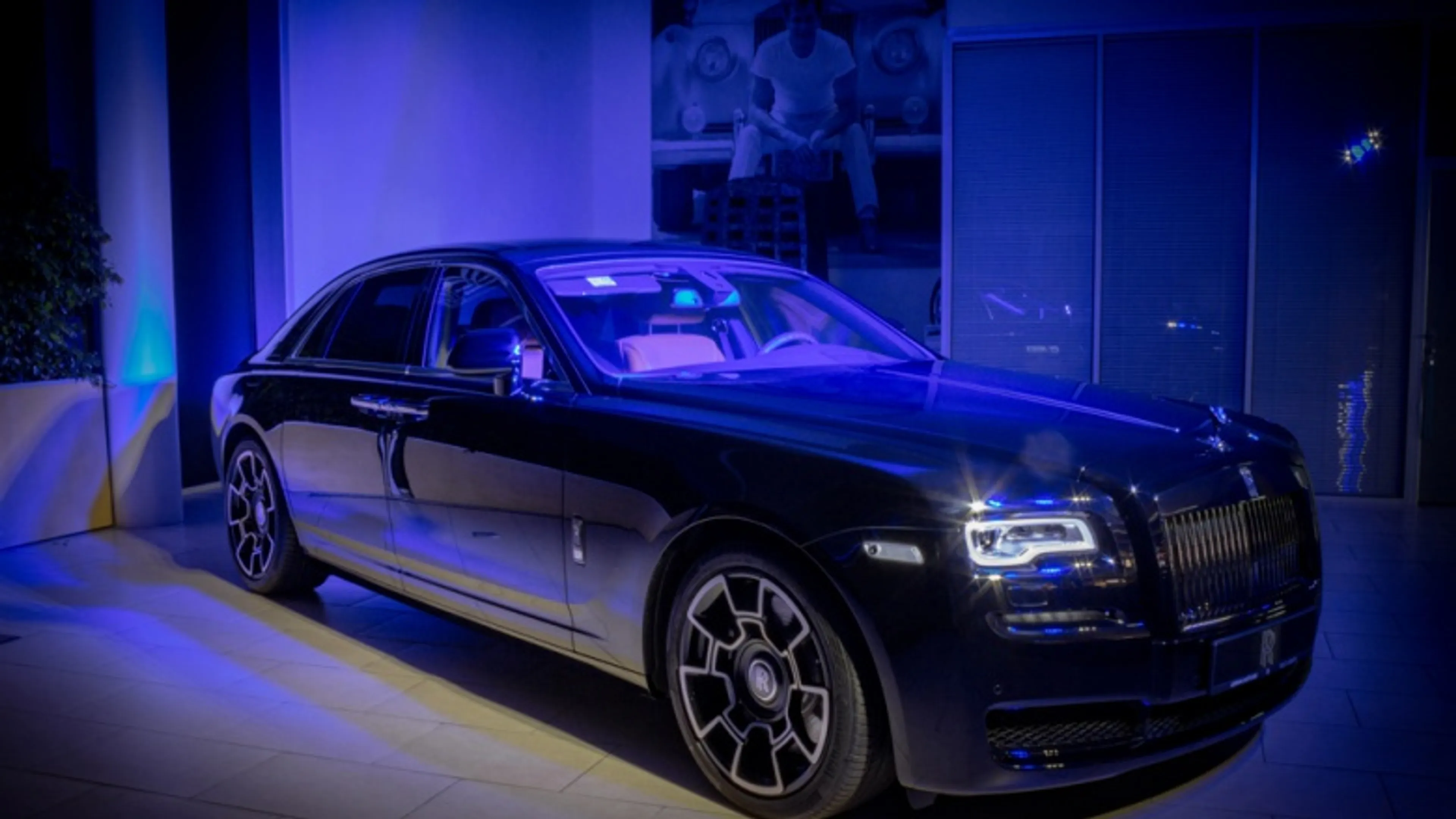 Капитал - Первый Rolls-Royce Ghost Black Badge прибыл в Казахстан