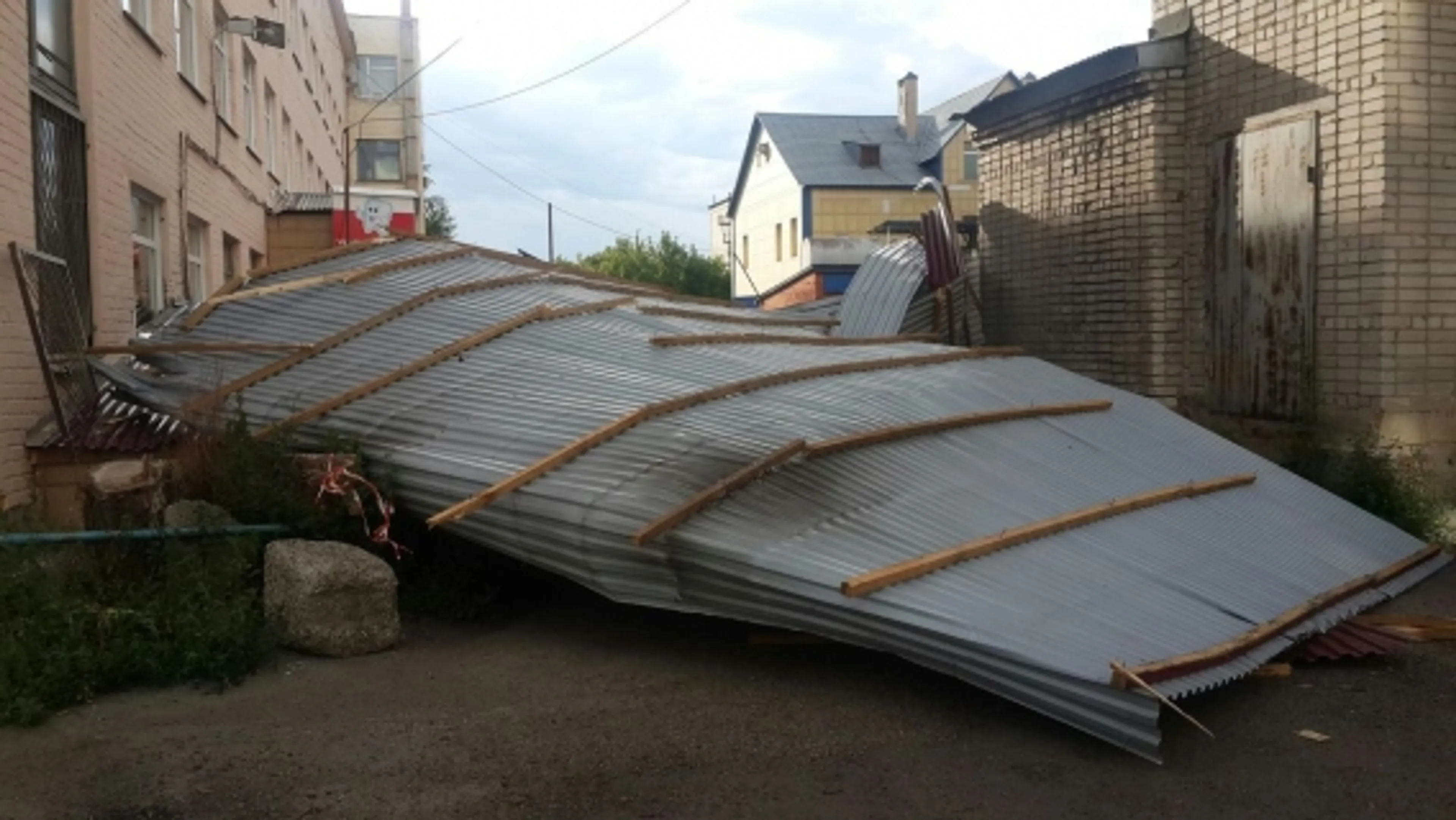 Капитал - На Усть-Каменогорск обрушился мощный ураган