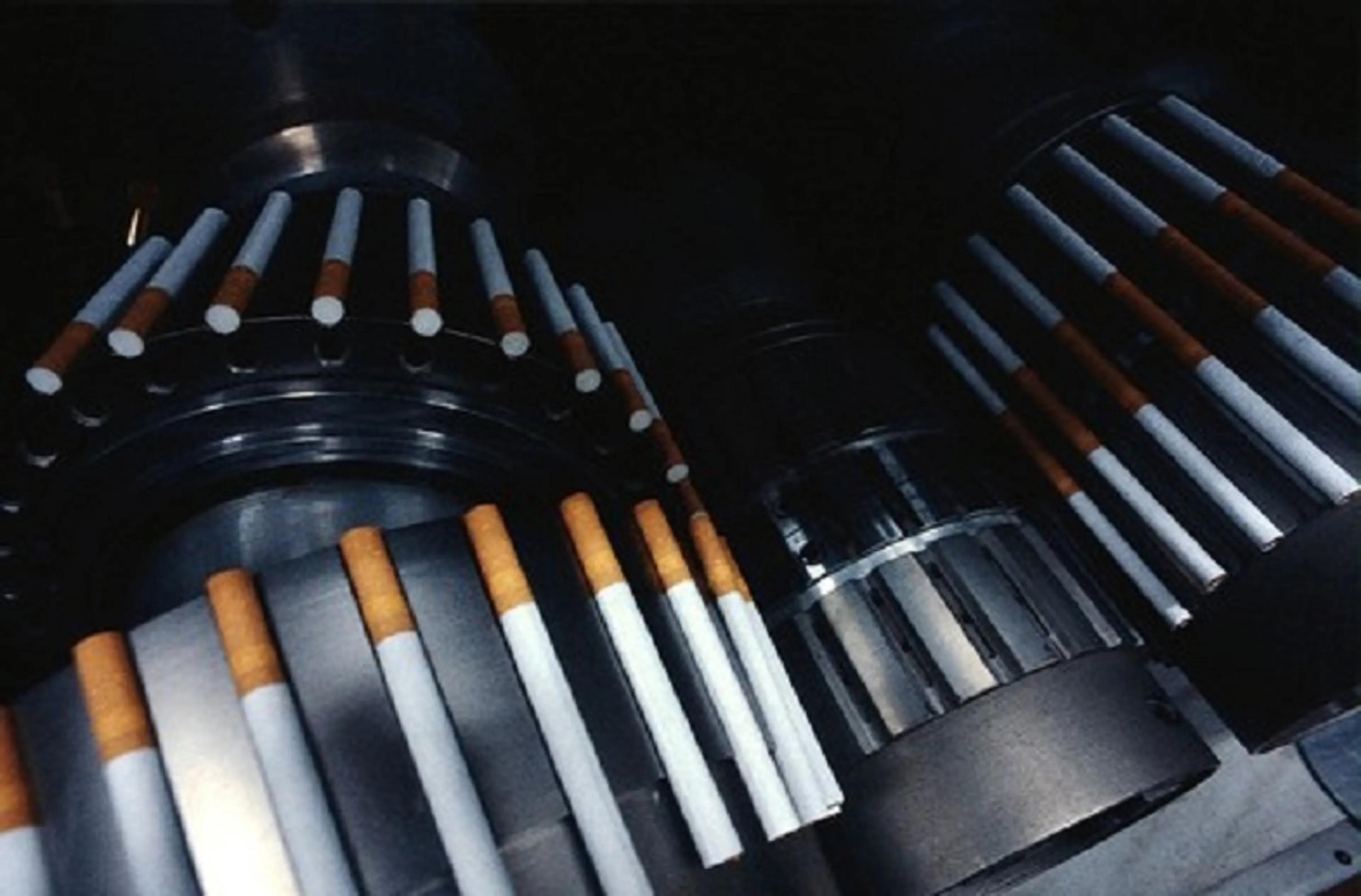 Капитал - С 2014 года сигареты подорожают в два раза