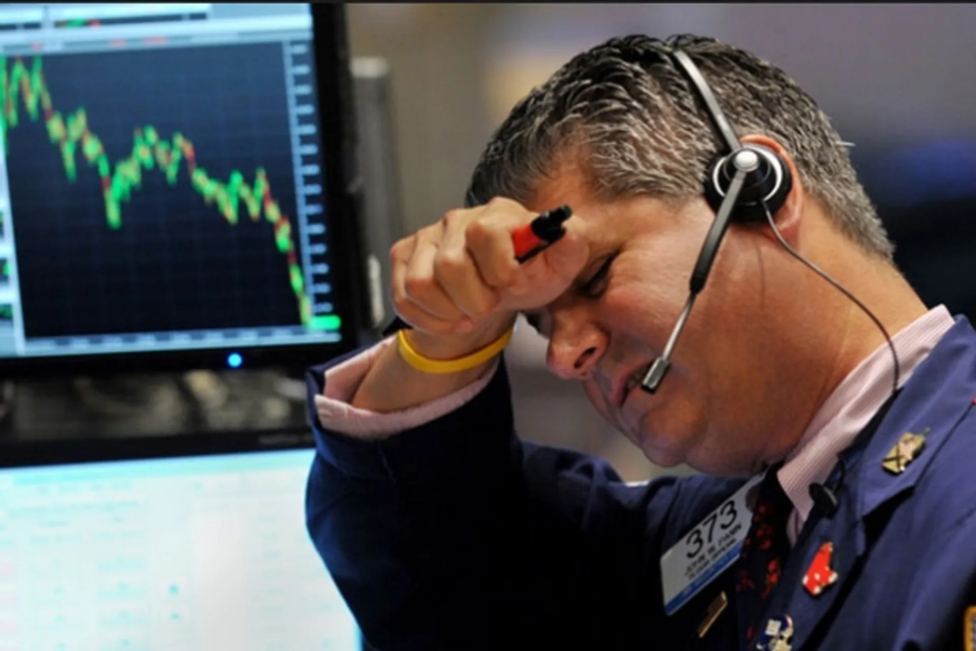 Капитал - Отток средств инвесторов из акций стал рекордным за 13 лет