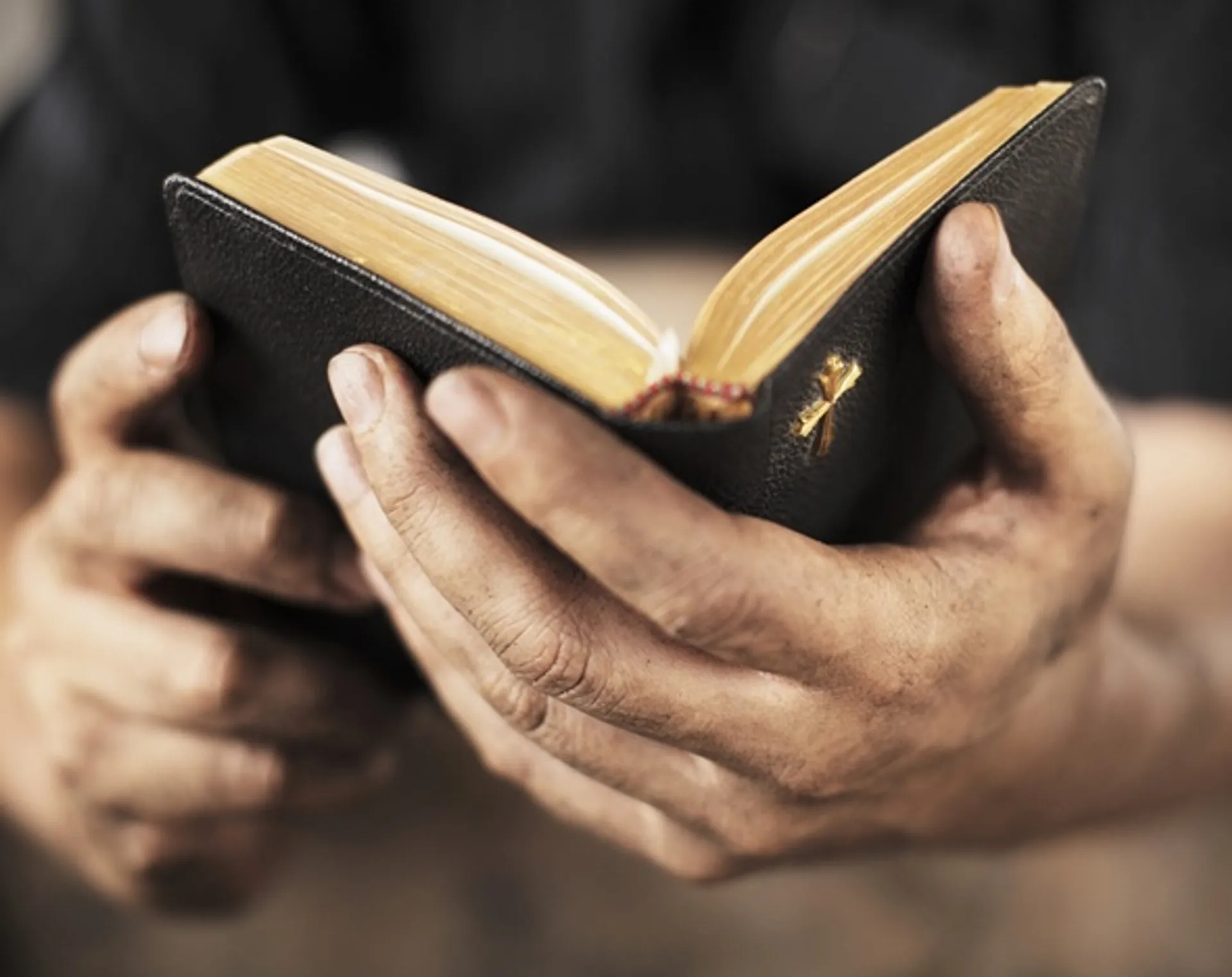 Капитал - Библия, подписанная Эйнштейном, ушла с молотка за $68 500